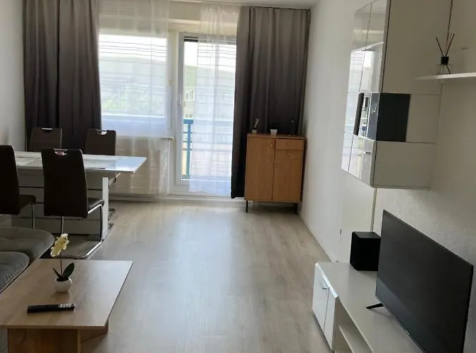 Sonnige Terrassenwohnung Mit 3 Zimmern Und Bad J30