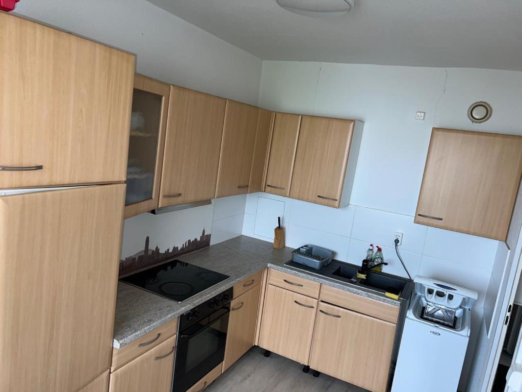 Sonnige Terrassenwohnung Mit 3 Zimmern Und Bad J30